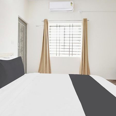 Hotel O Sri Manjunatha Deluxe Suites Bangalore Bagian luar foto