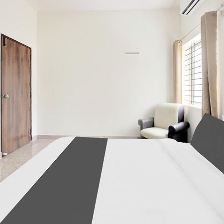 Hotel O Sri Manjunatha Deluxe Suites Bangalore Bagian luar foto