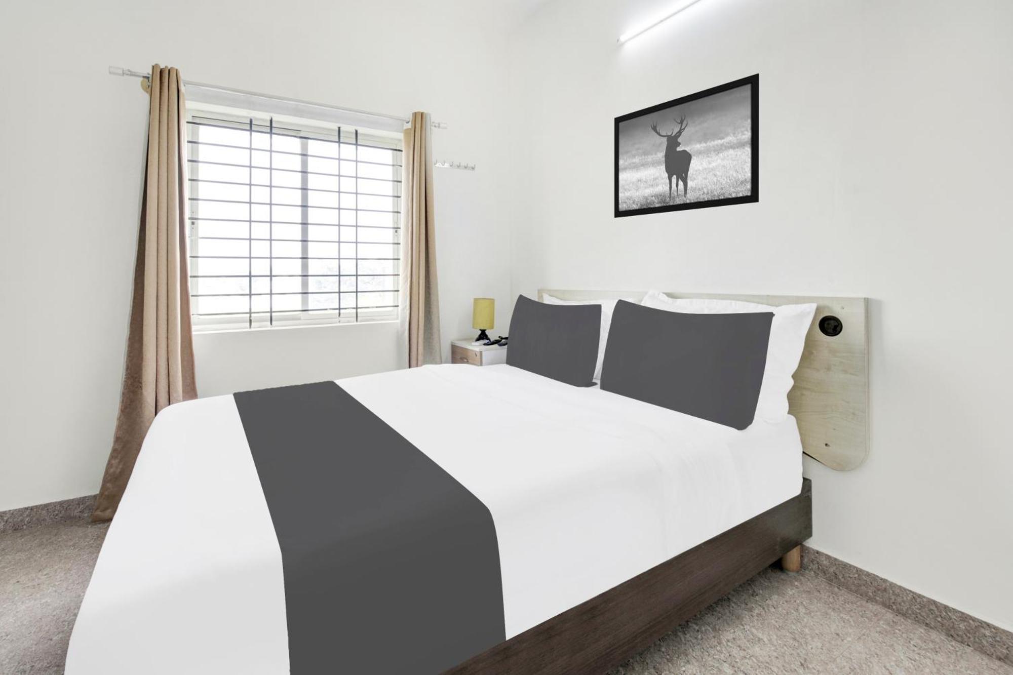Hotel O Sri Manjunatha Deluxe Suites Bangalore Bagian luar foto