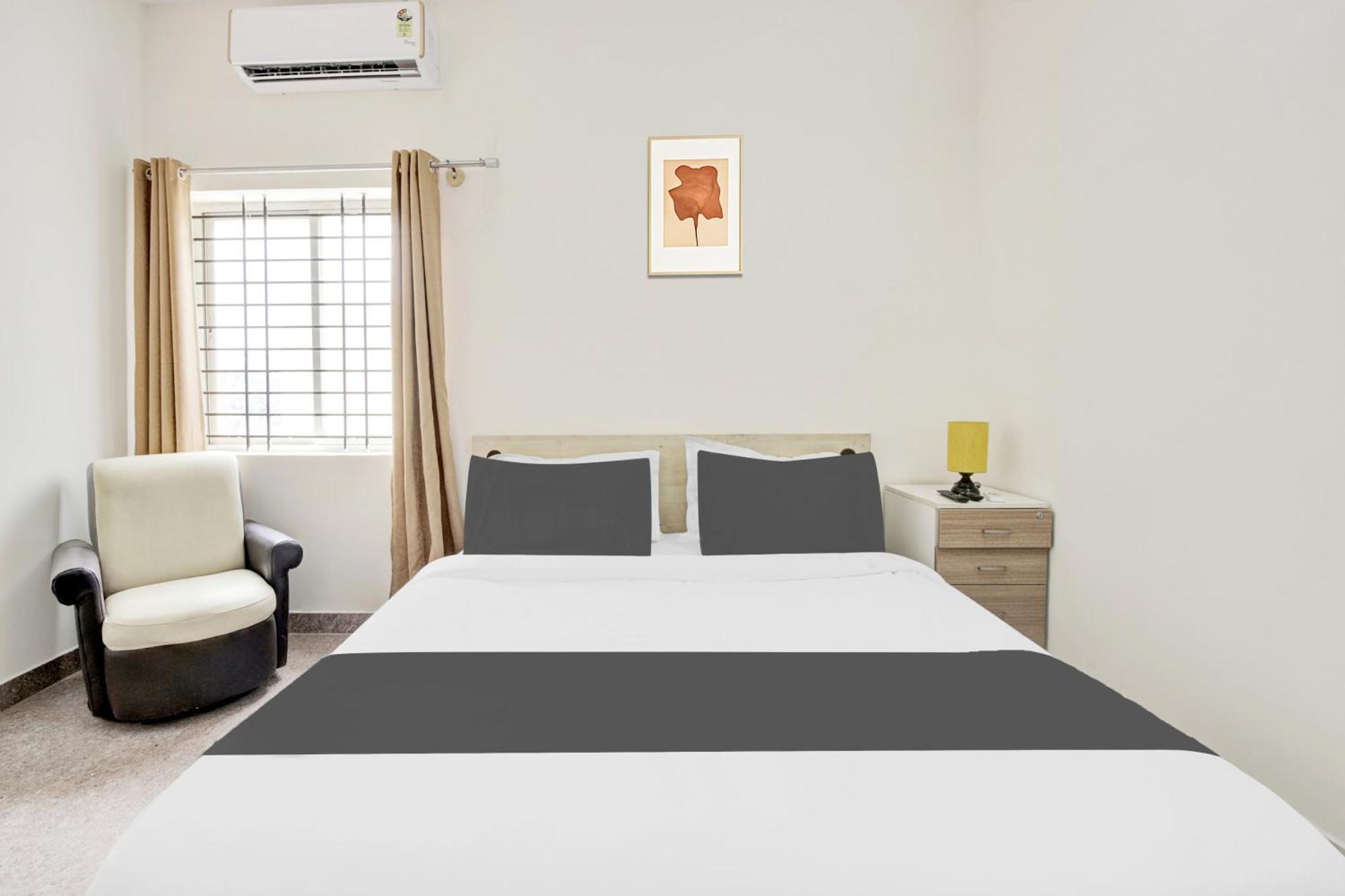 Hotel O Sri Manjunatha Deluxe Suites Bangalore Bagian luar foto