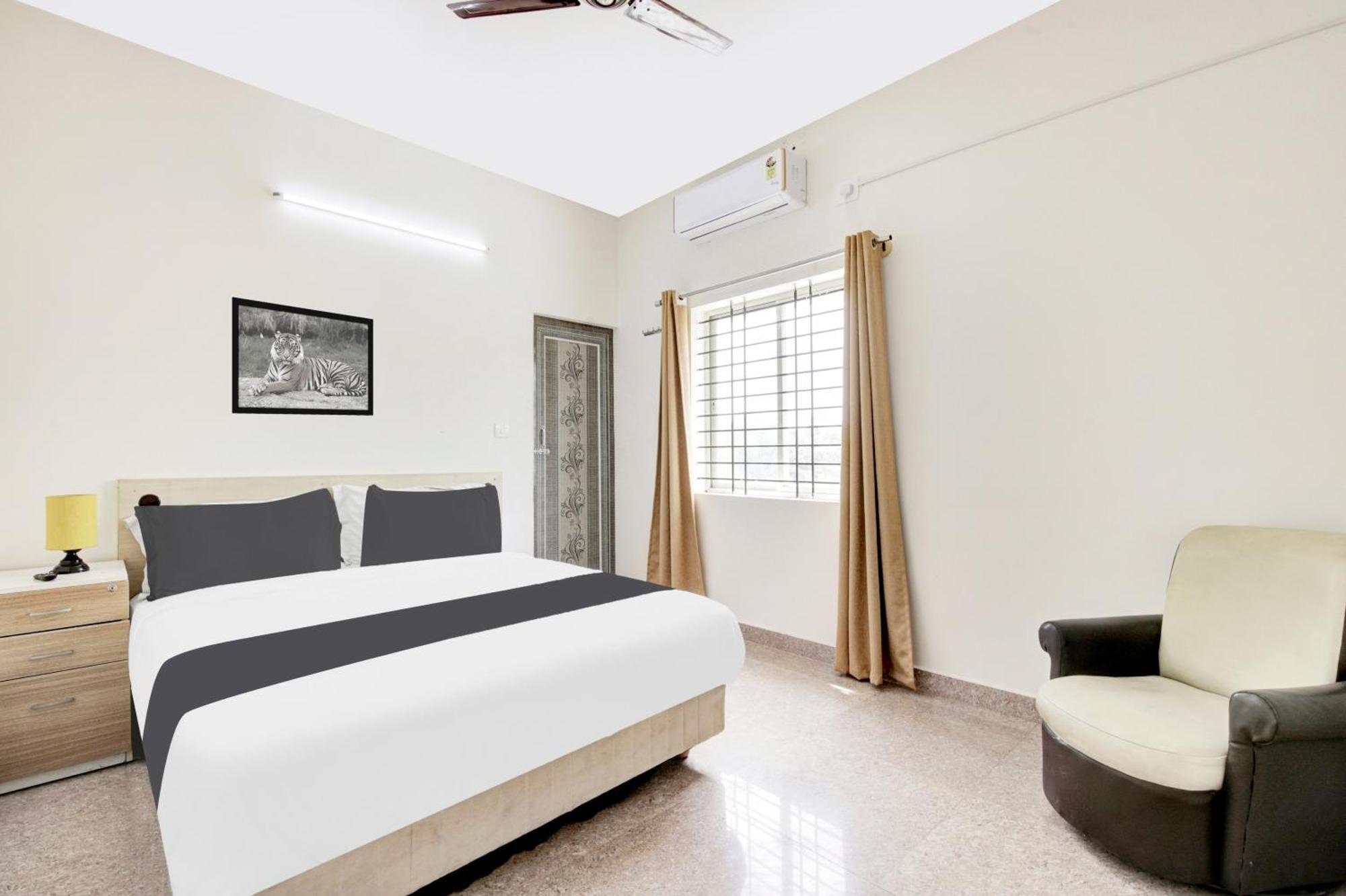 Hotel O Sri Manjunatha Deluxe Suites Bangalore Bagian luar foto